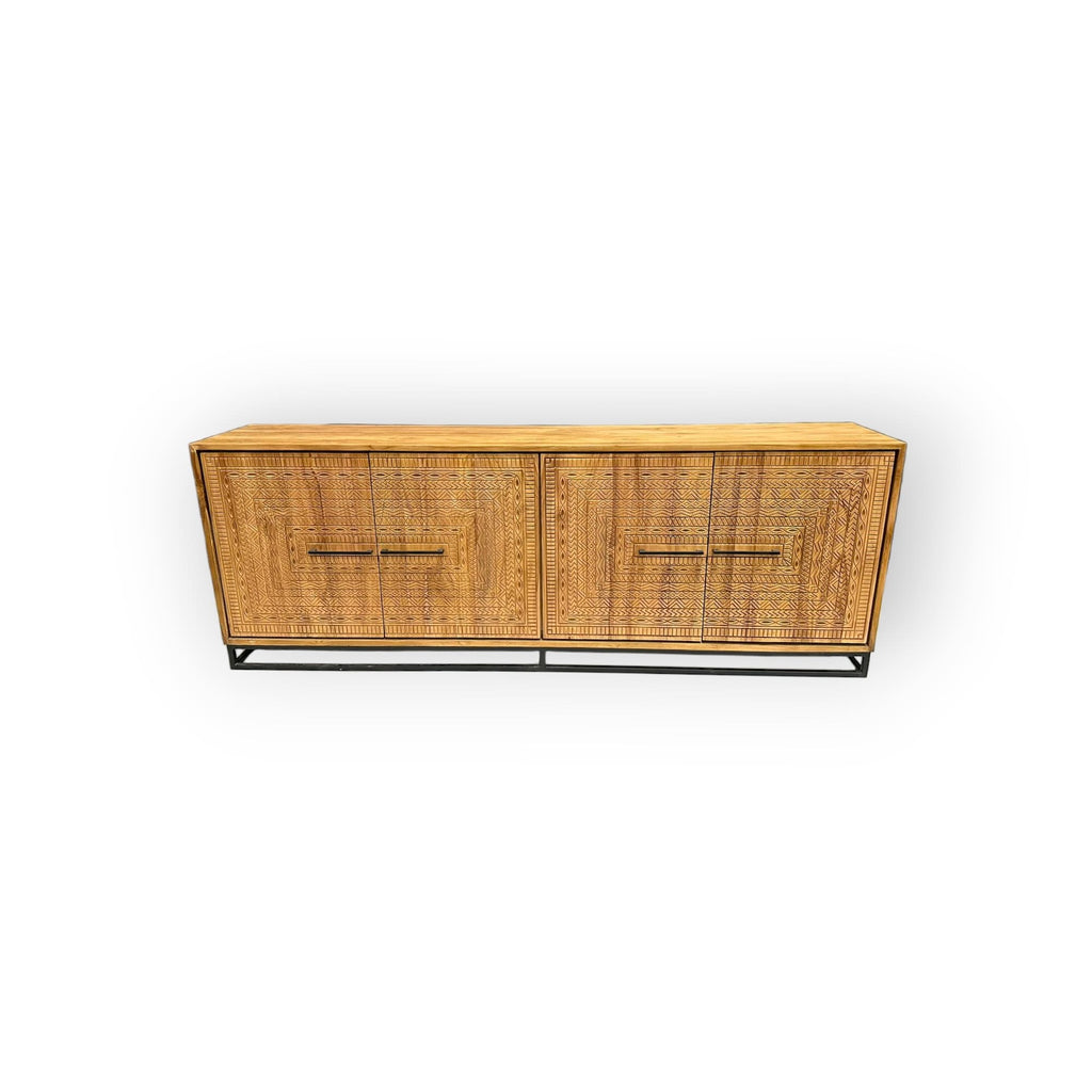 Teak Sideboard Intan Petok natur quadratische Schnitzerei 220 cm - Das Holländische Möbelhaus