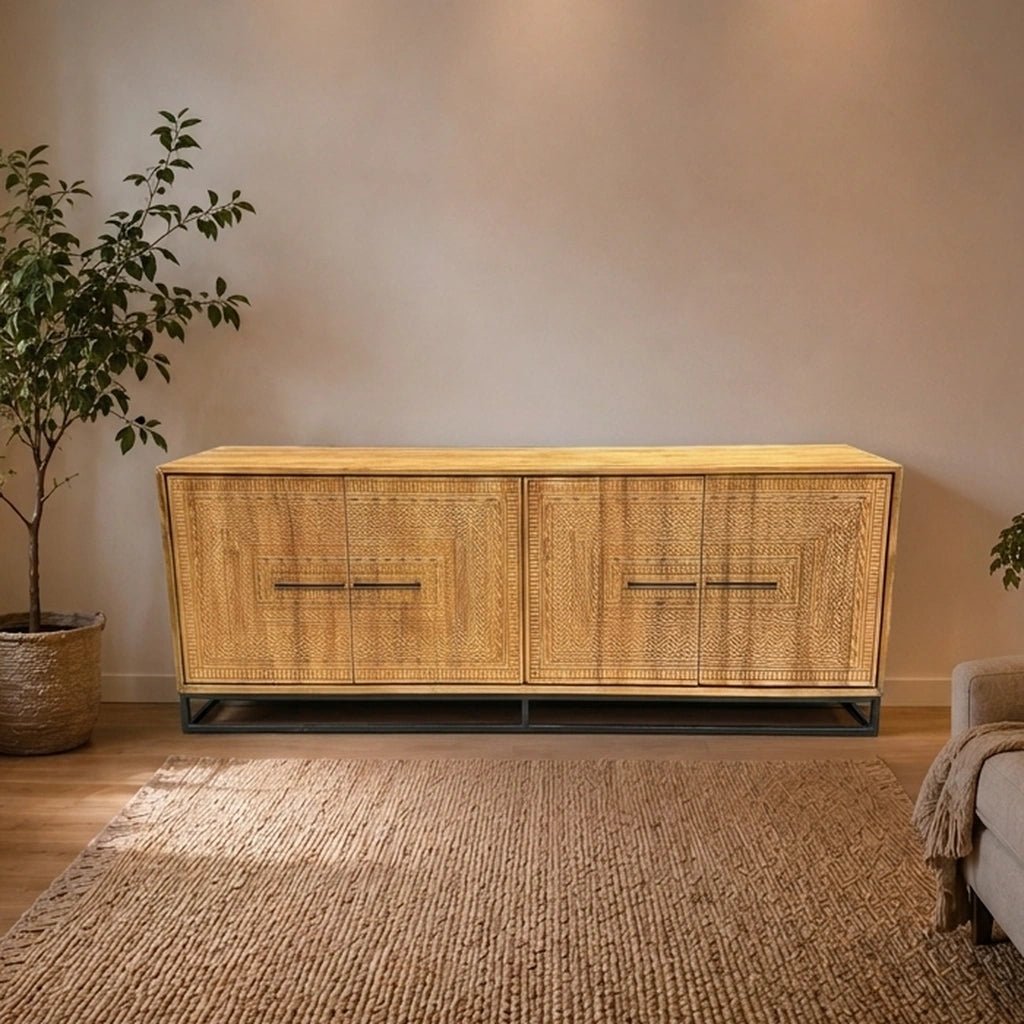 Teak Sideboard Intan Petok natur quadratische Schnitzerei 220 cm - Das Holländische Möbelhaus